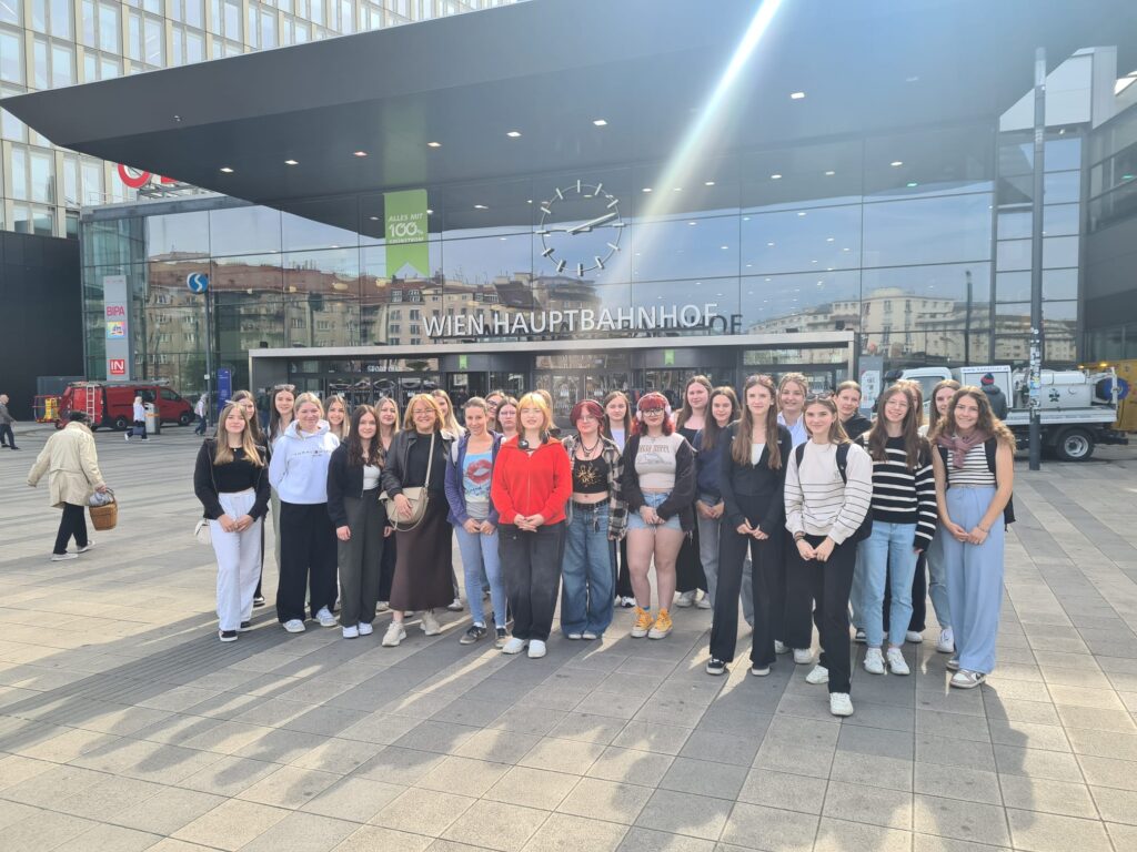 Gruppenfoto Wien Hauptbahnhof
